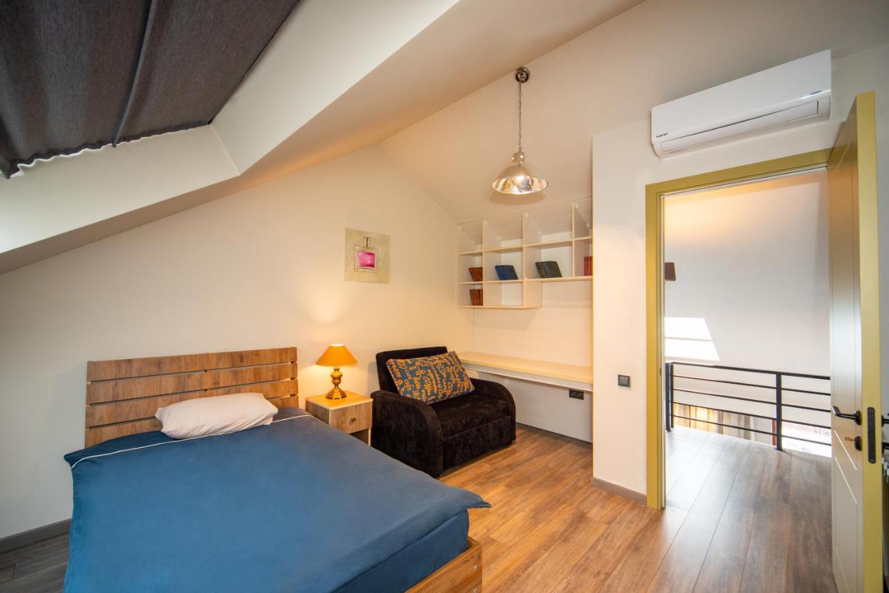 Luxury 4 Bedroom Apartment #1 In The City Center Of Tbilisi Eksteriør bilde
