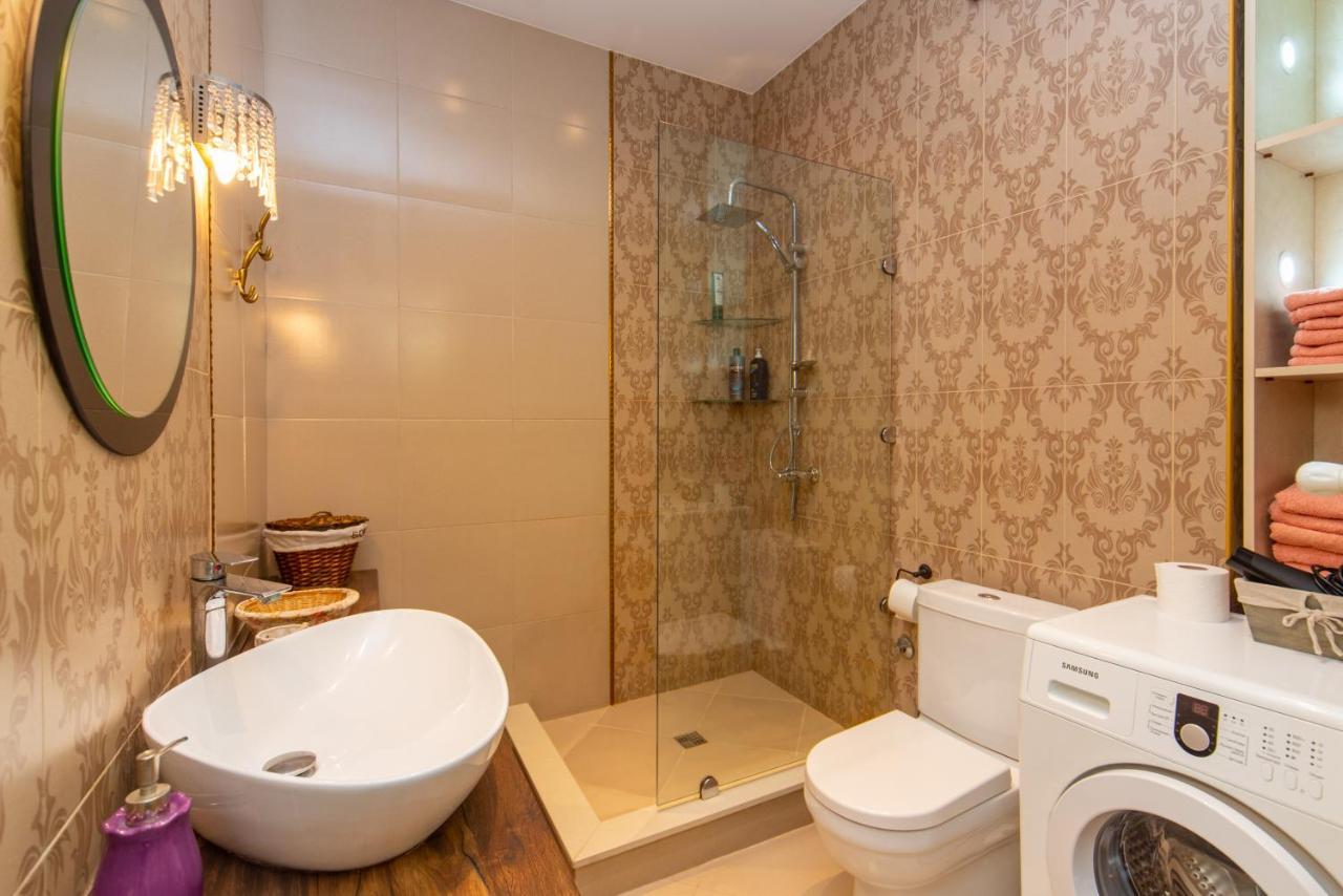Luxury 4 Bedroom Apartment #1 In The City Center Of Tbilisi Eksteriør bilde